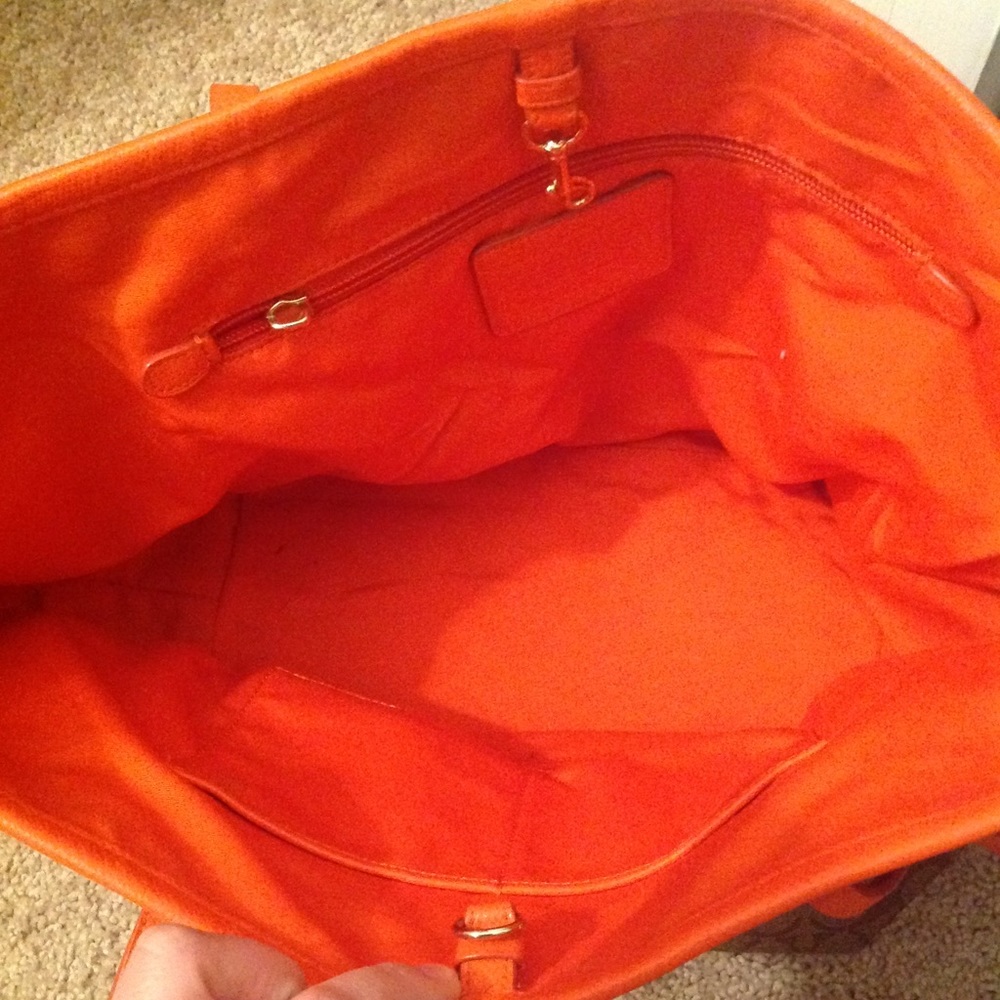 ** SOLD** Beautiful coach tote. - Picture 3 of 3